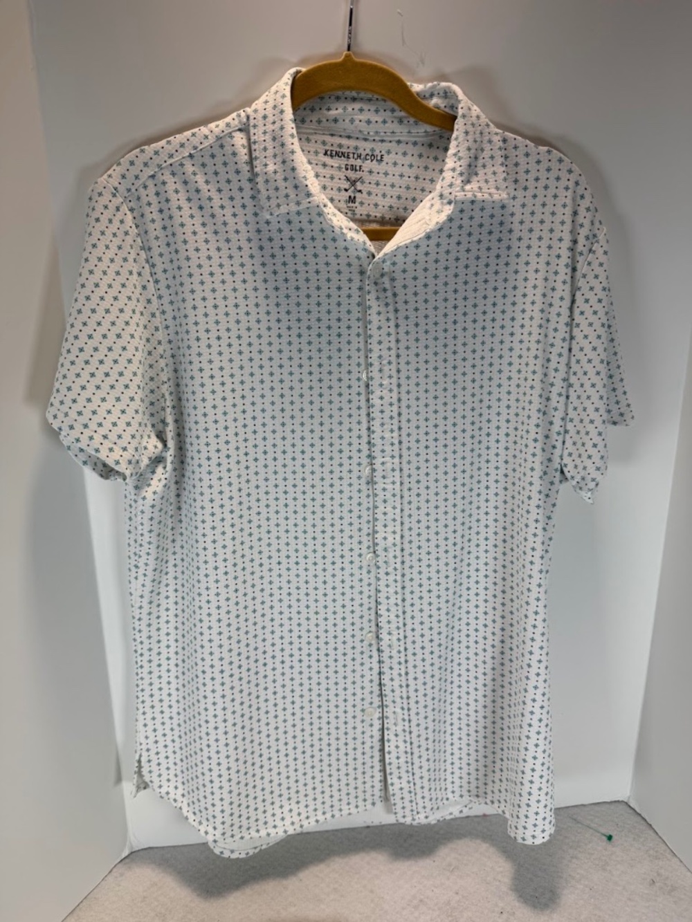 Kenneth Cole Golf Men’s Medium Short Sleeve Button Down Polo Shirt White